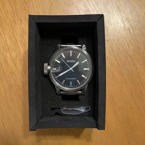 Nixon Chronical Watch. Silver.